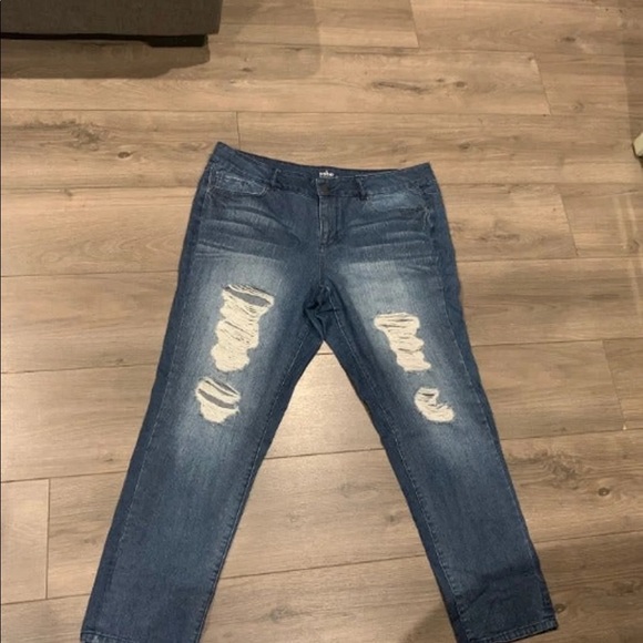 New York & Company - Picture 2 of 2